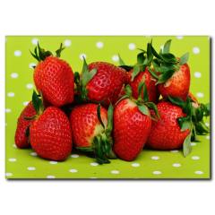 Yeşil Zemin Üzerinde Çilek Kanvas Tablo