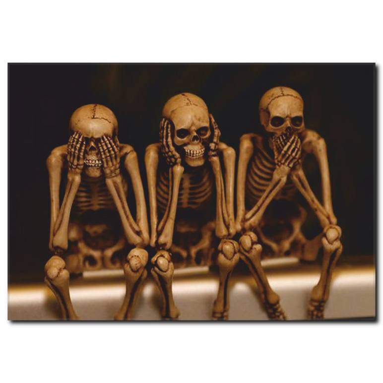 Üç Maymunu Oynayan İskeletler Kanvas Tablo